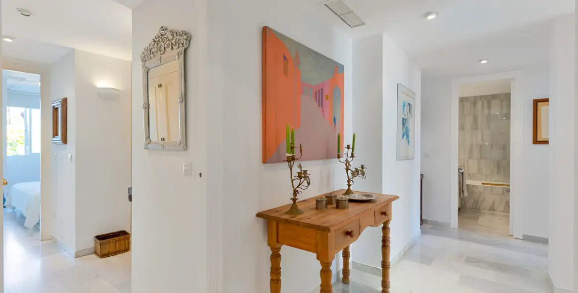 Продажа апартаментов на первом этаже в Estepona 13