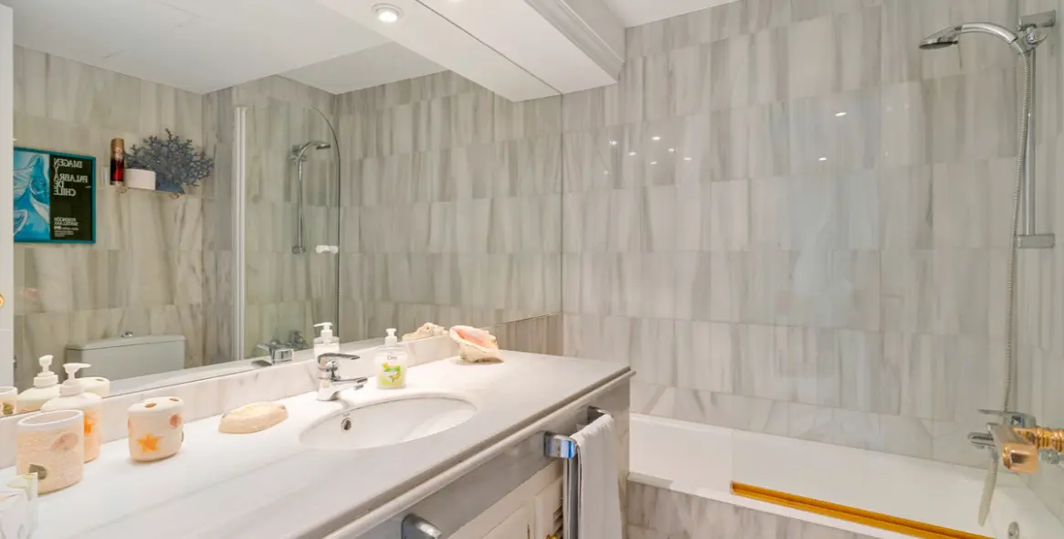 Продажа апартаментов на первом этаже в Estepona 14