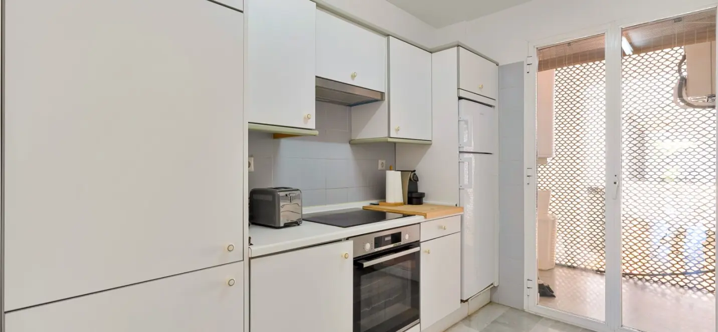 Sale of ground floor apartment in Estepona 3