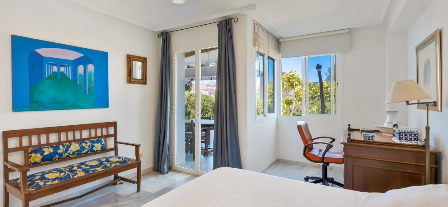 Sale of ground floor apartment in Estepona 4