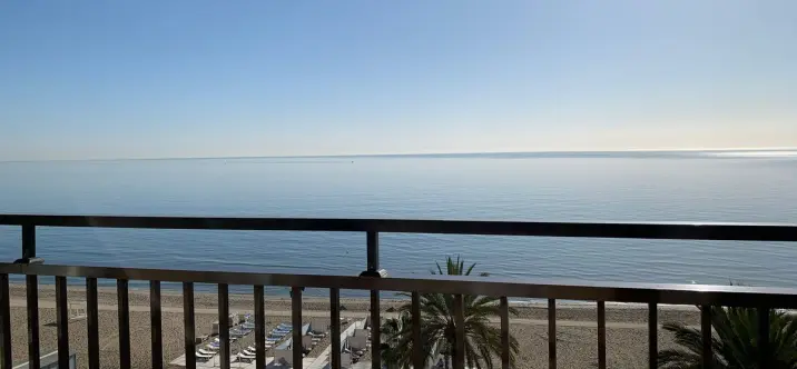 Venta de apartamento en planta media en Fuengirola 2