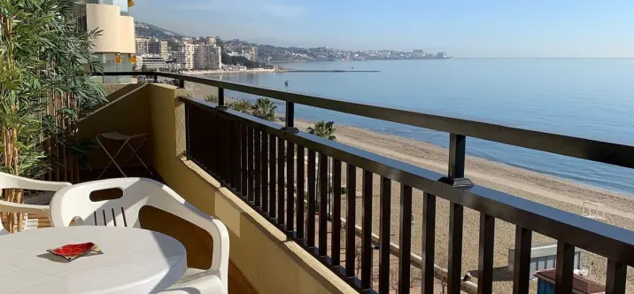Venta de apartamento en planta media en Fuengirola 3