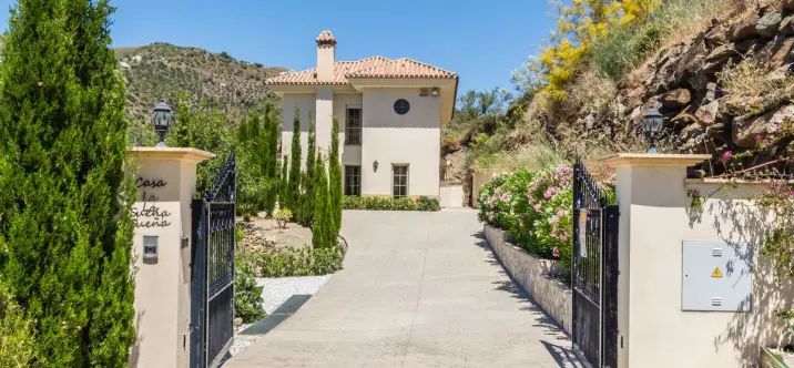 Sale of detached villa in Vélez-Málaga 3