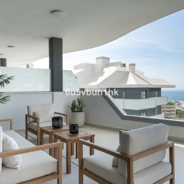 Sale of middle floor apartment in Fuengirola