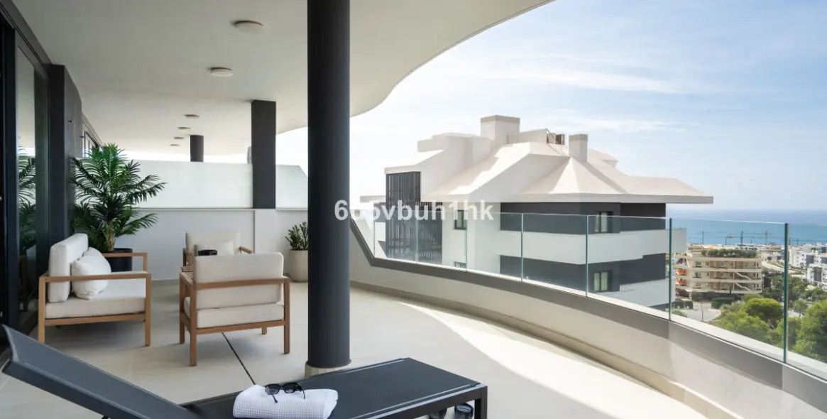 Sale of middle floor apartment in Fuengirola 7