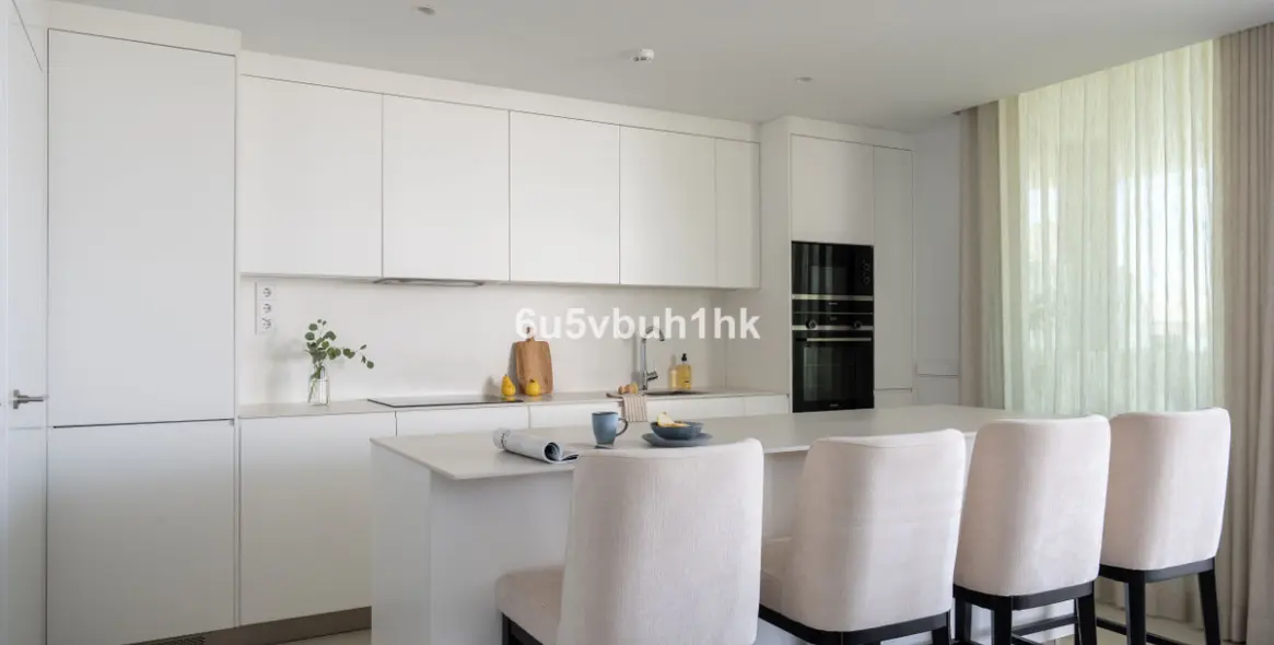 Sale of middle floor apartment in Fuengirola 17