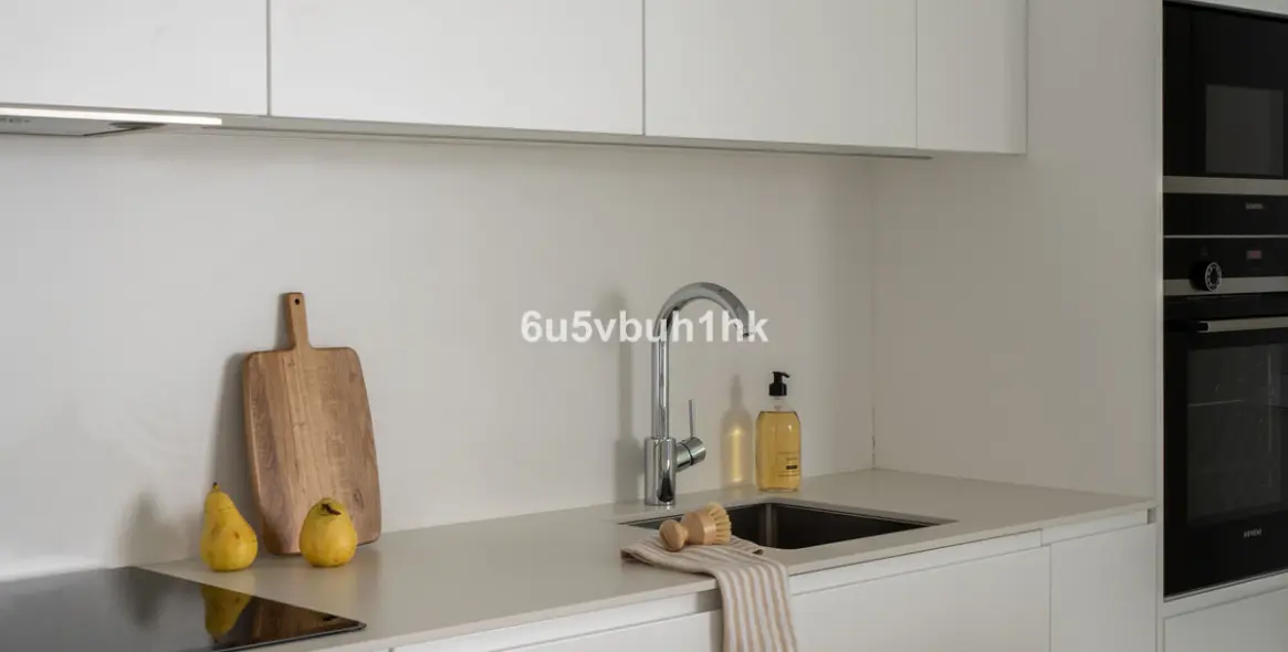 Sale of middle floor apartment in Fuengirola 21