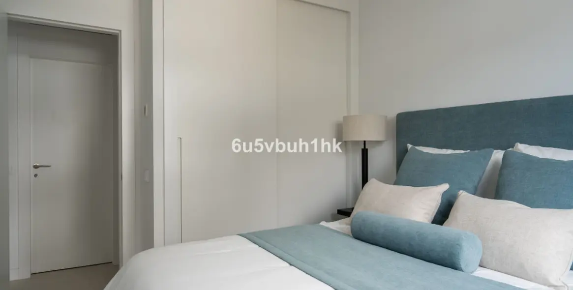 Sale of middle floor apartment in Fuengirola 42