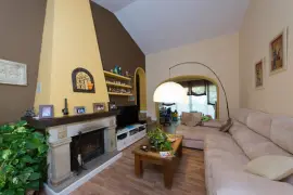 Image 4 thumb