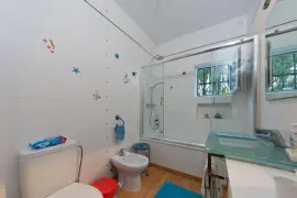 Image 6 thumb