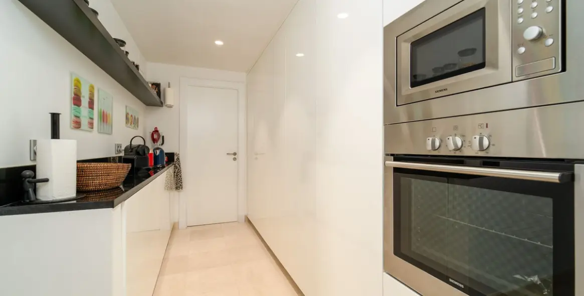 Продажа апартаментов на среднем этаже в Los Flamingos 25