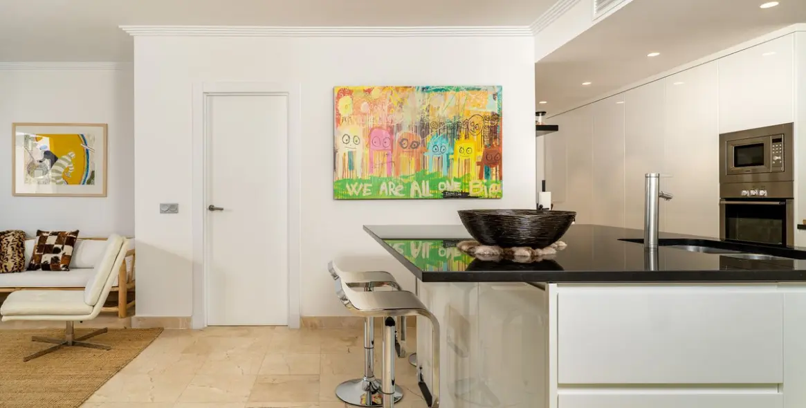 Продажа апартаментов на среднем этаже в Los Flamingos 26