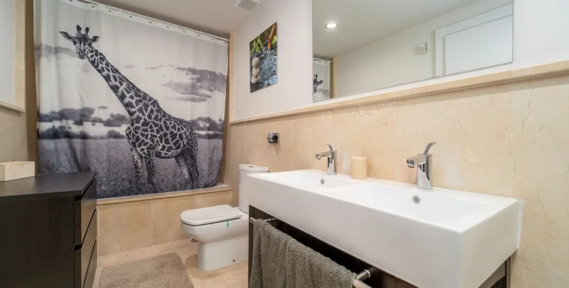 Продажа апартаментов на среднем этаже в Los Flamingos 36