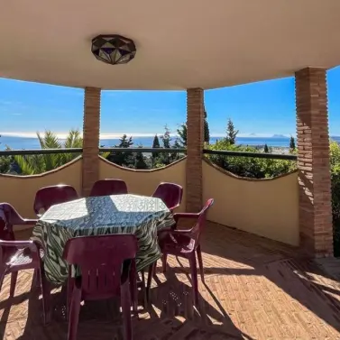 Продажа  отдельно стоящей виллы в Estepona