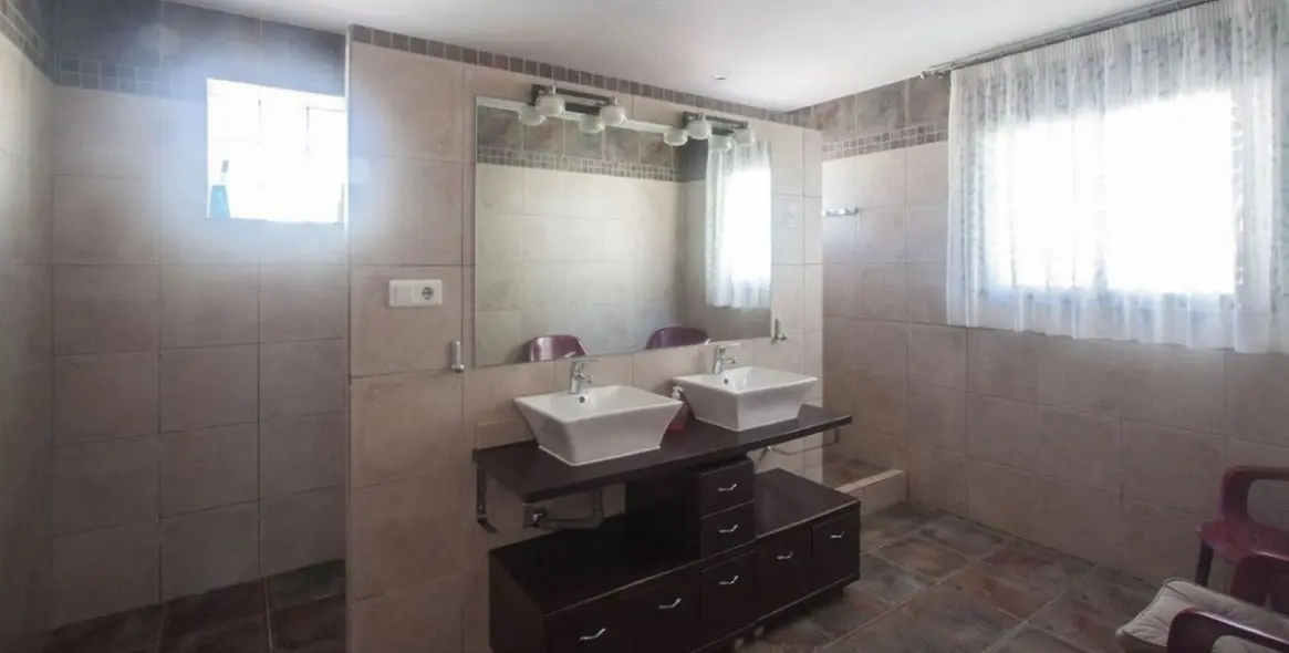 Продажа  отдельно стоящей виллы в Estepona 8