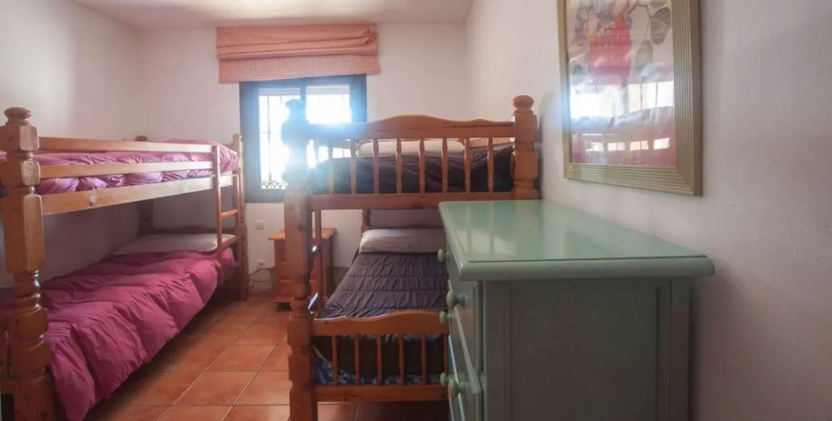 Продажа  отдельно стоящей виллы в Estepona 12