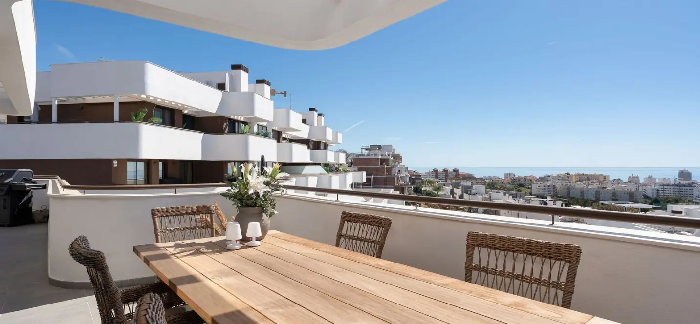 Sale of penthouse in Estepona 0