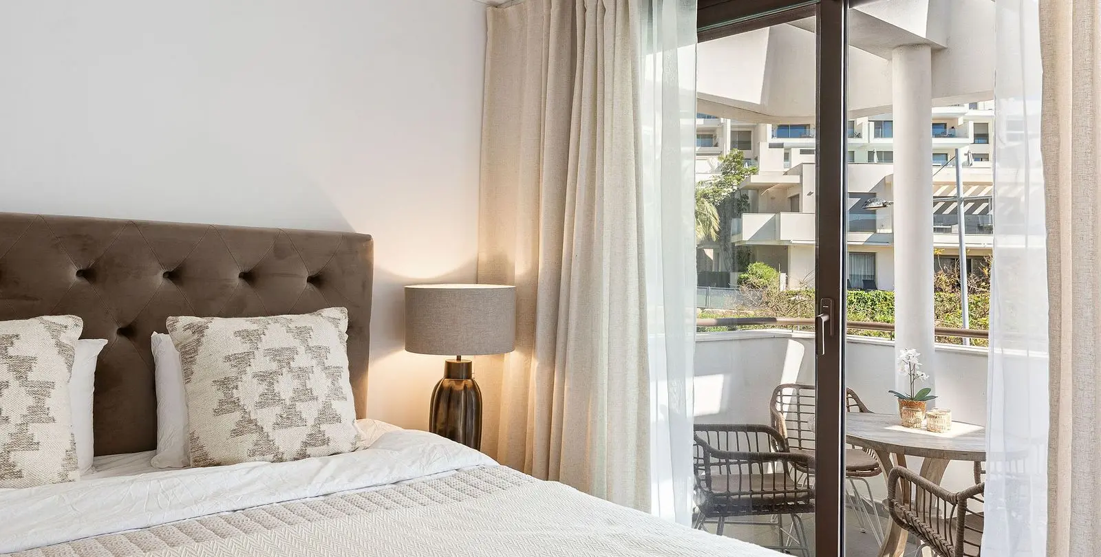 Sale of penthouse in Estepona 16