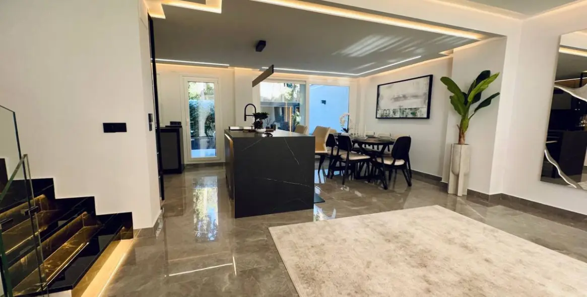 Sale of townhouse in Marbella 2