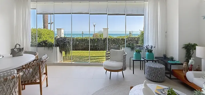 Venta de apartamento en planta baja en Estepona 0