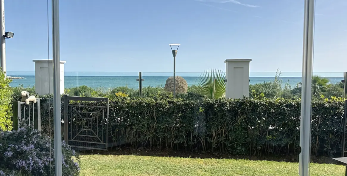 Продажа апартаментов на первом этаже в Estepona 15
