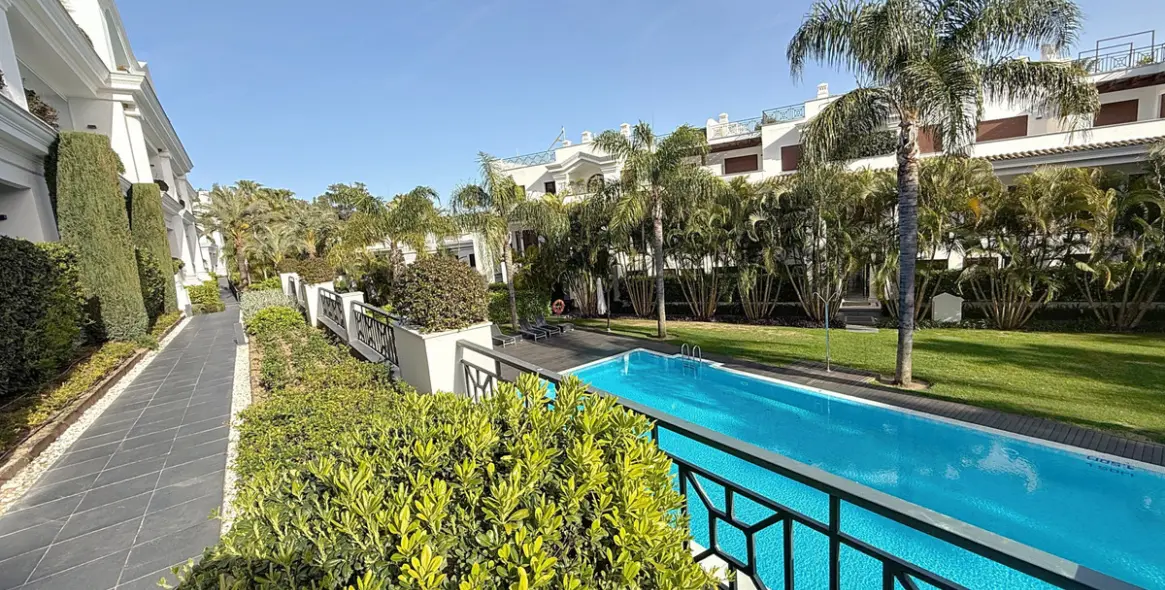 Продажа апартаментов на первом этаже в Estepona 60