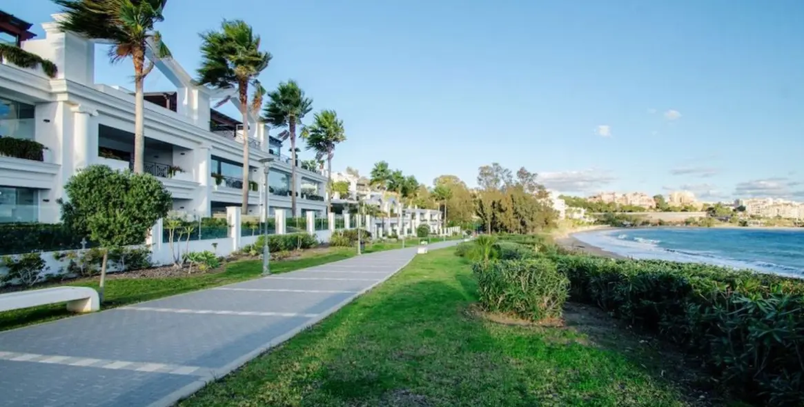 Продажа апартаментов на первом этаже в Estepona 68