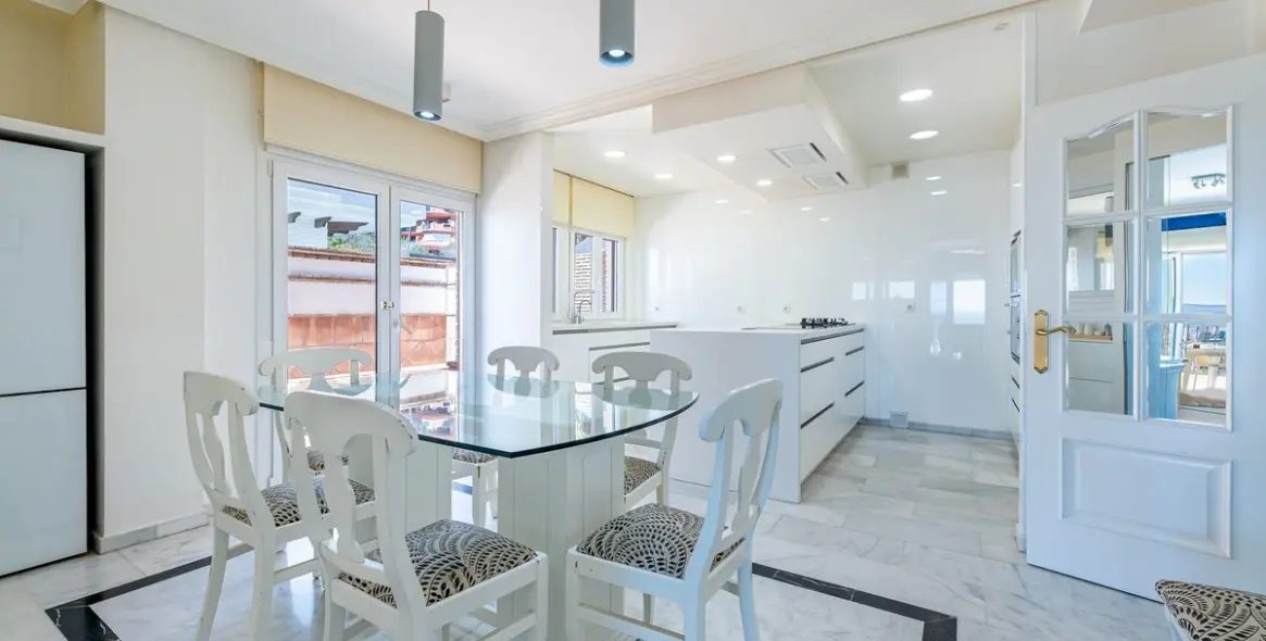 Sale of detached villa in La Capellania 6