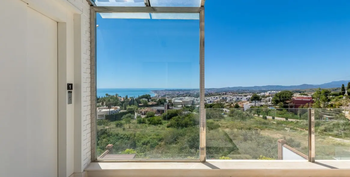 Sale of detached villa in La Capellania 24