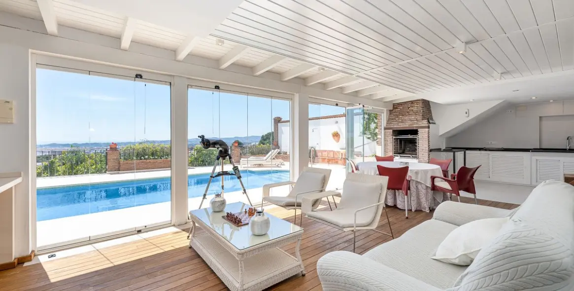 Sale of detached villa in La Capellania 43