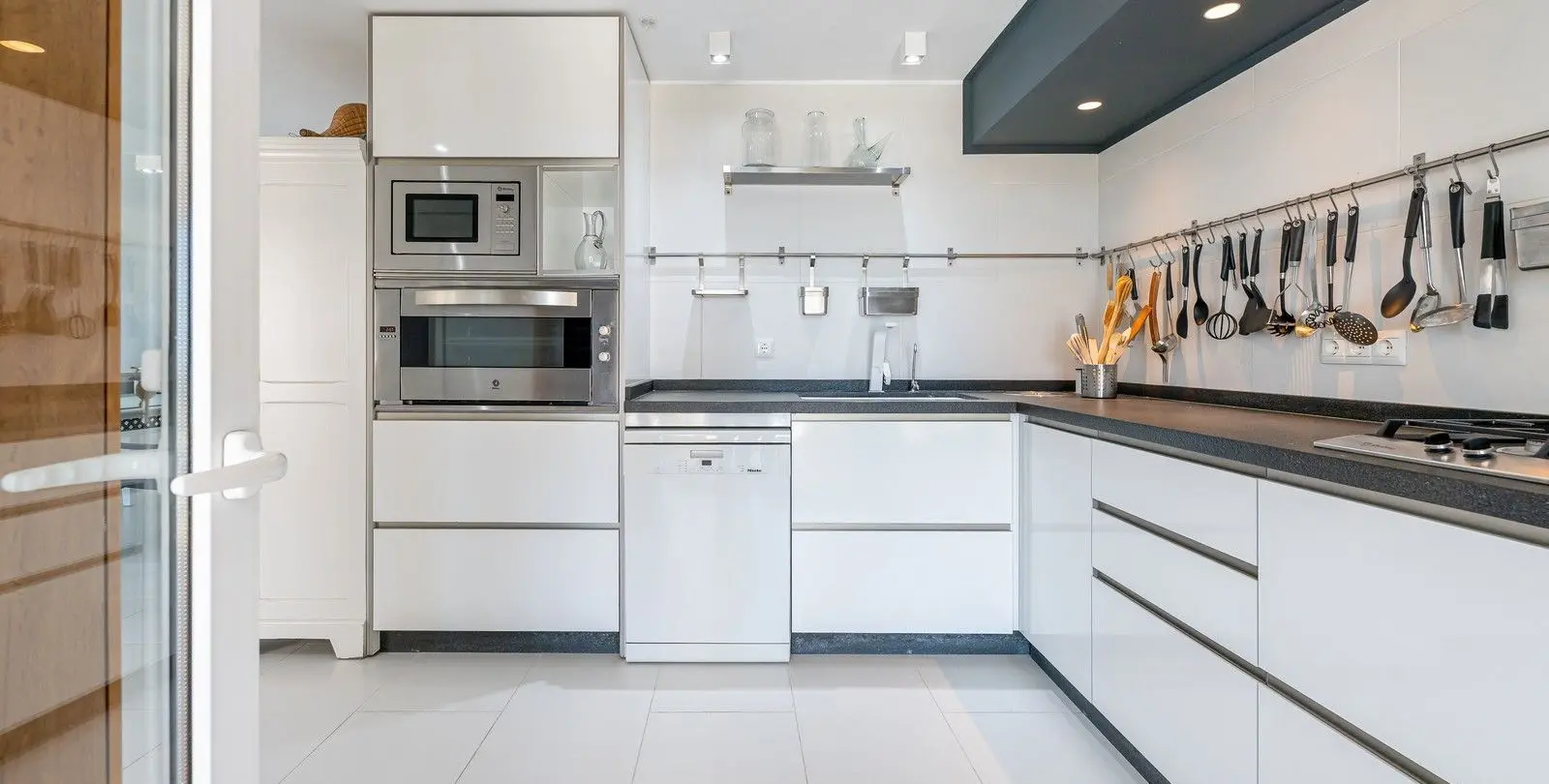 Продажа  отдельно стоящей виллы в La Capellania 34