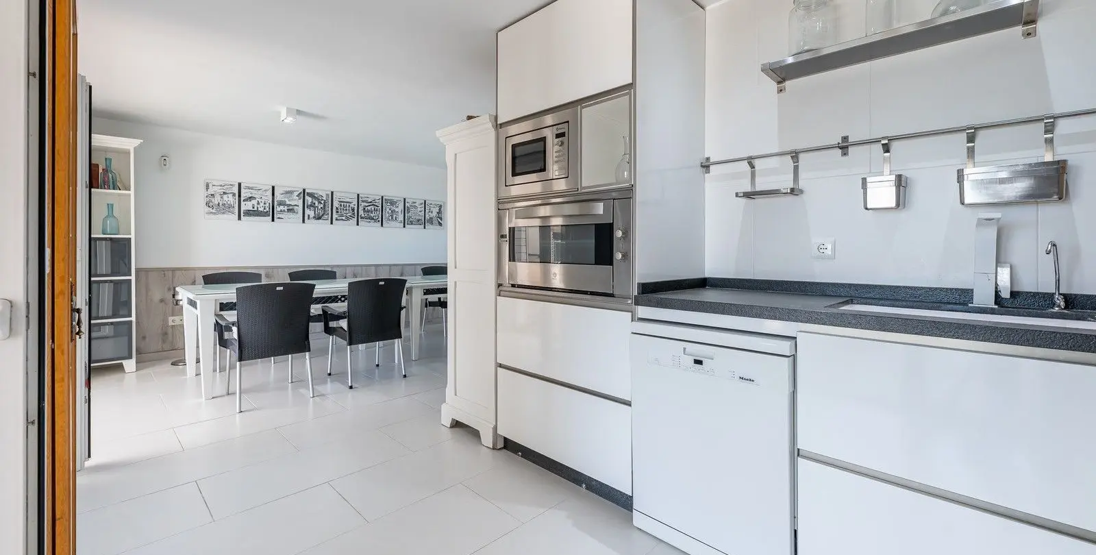 Продажа  отдельно стоящей виллы в La Capellania 35