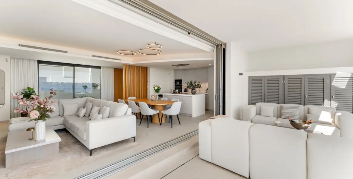 Venta de ático dúplex en Benahavís 10