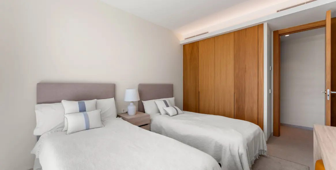 Venta de ático dúplex en Benahavís 26