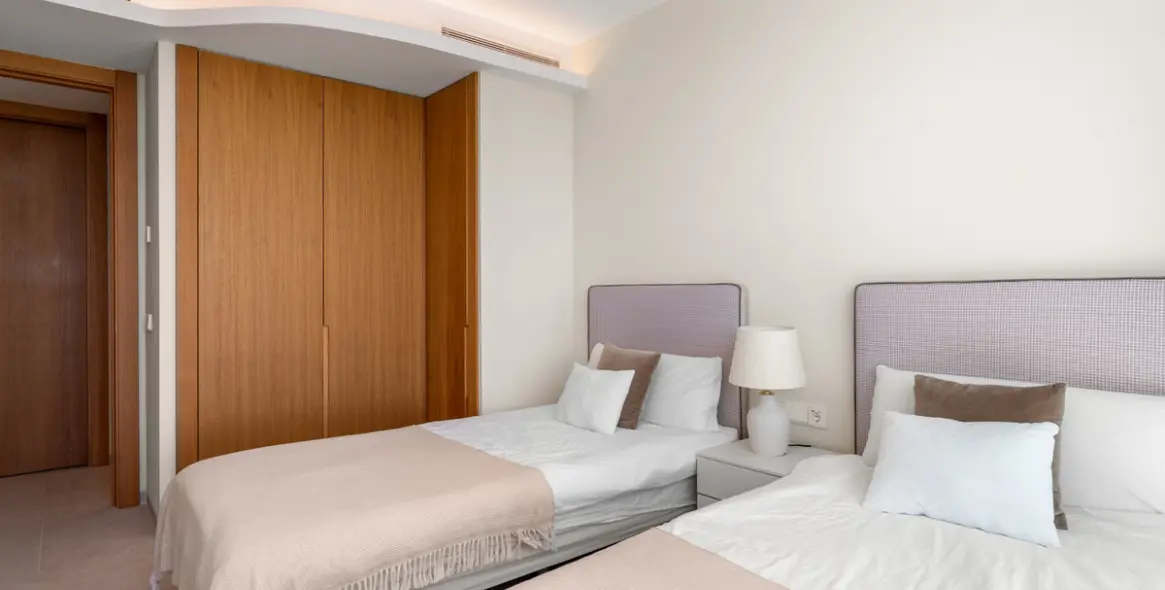 Venta de ático dúplex en Benahavís 33