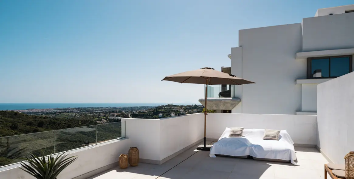 Venta de ático dúplex en Benahavís 46