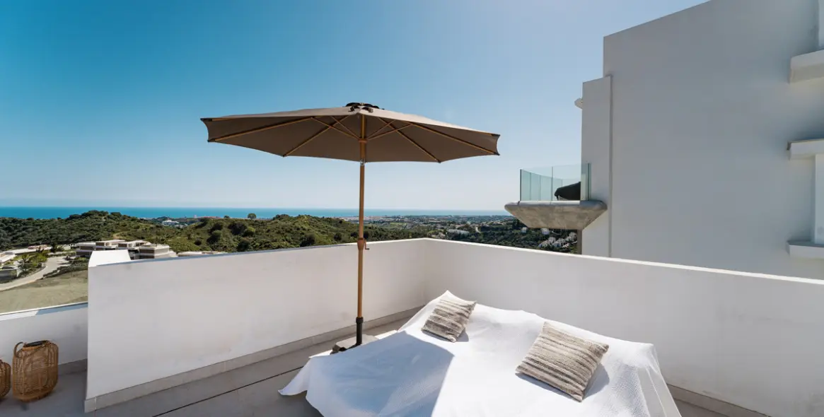 Venta de ático dúplex en Benahavís 49