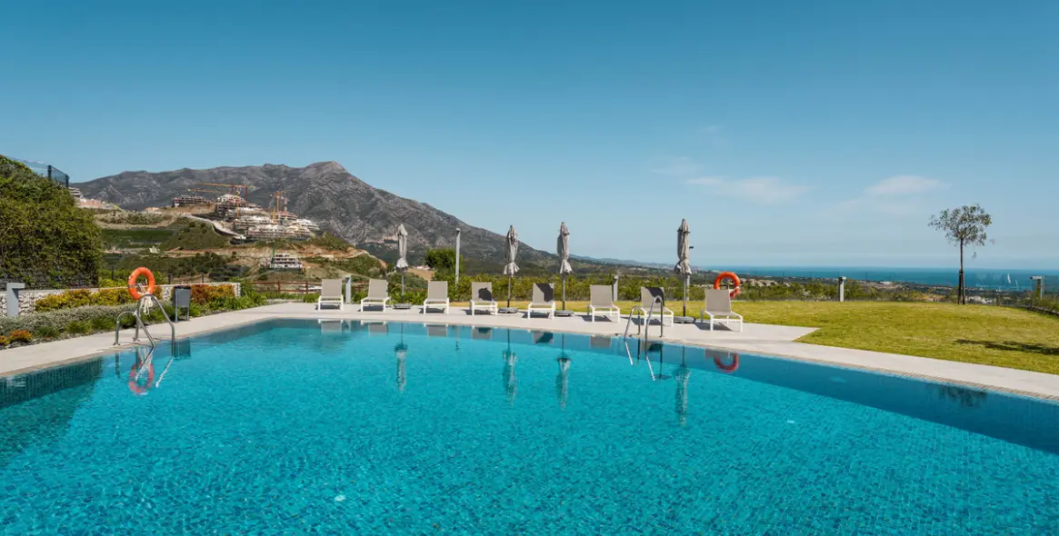 Venta de ático dúplex en Benahavís 54