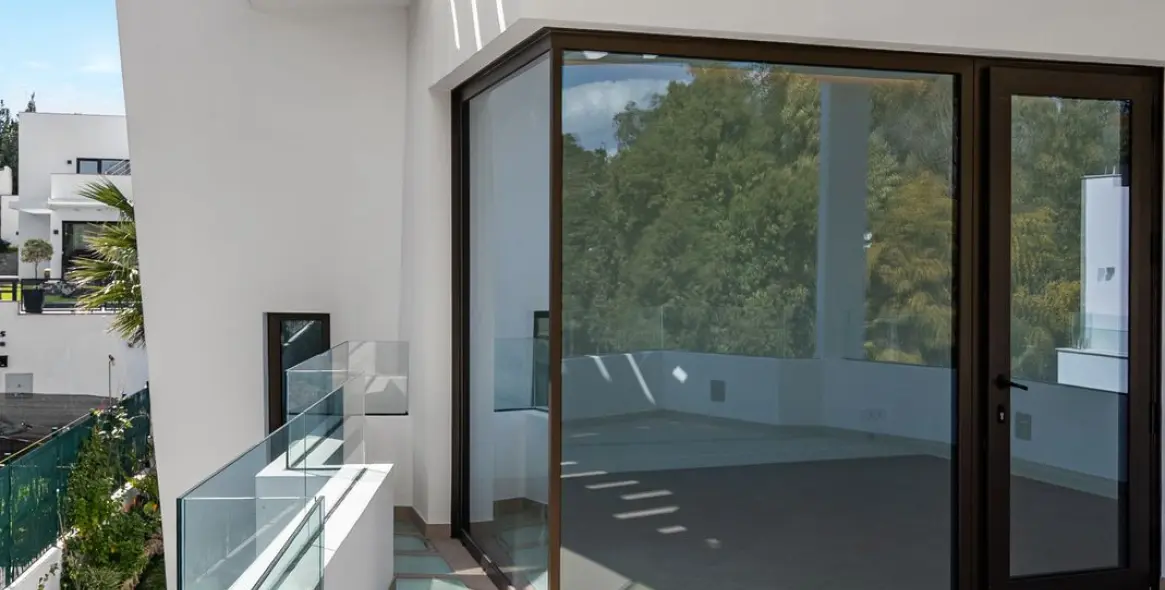 Sale of detached villa in Atalaya 5