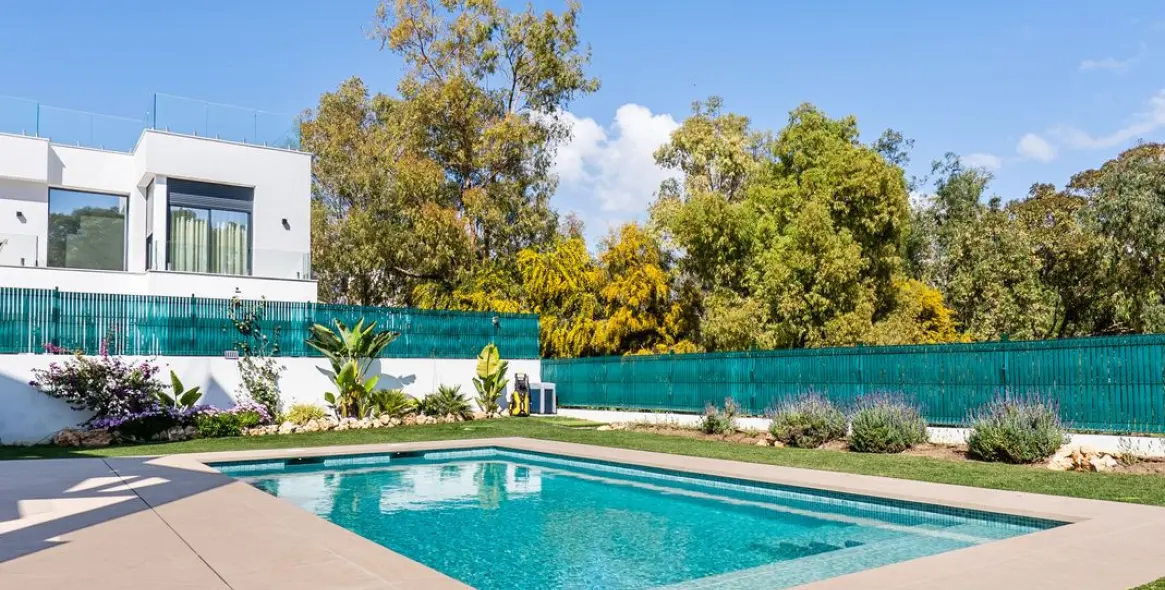Sale of detached villa in Atalaya 8