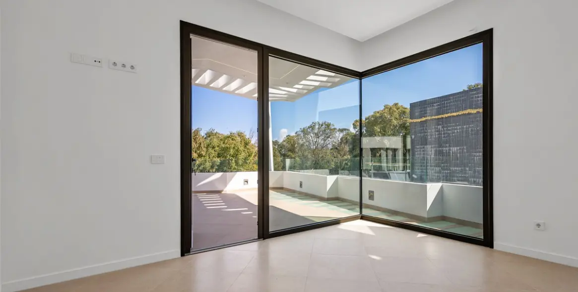 Sale of detached villa in Atalaya 24