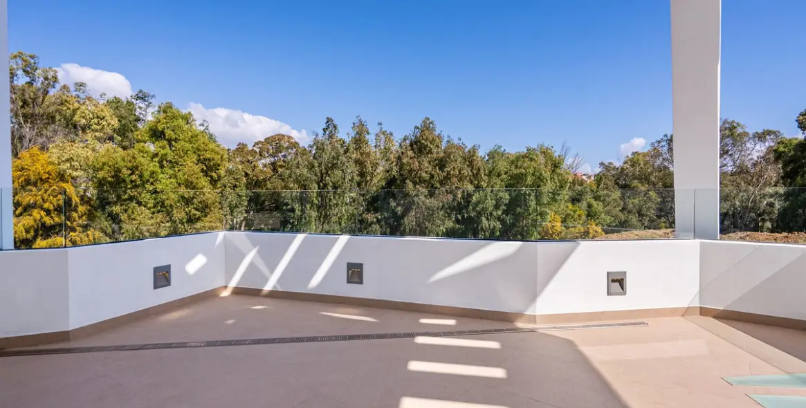 Sale of detached villa in Atalaya 26