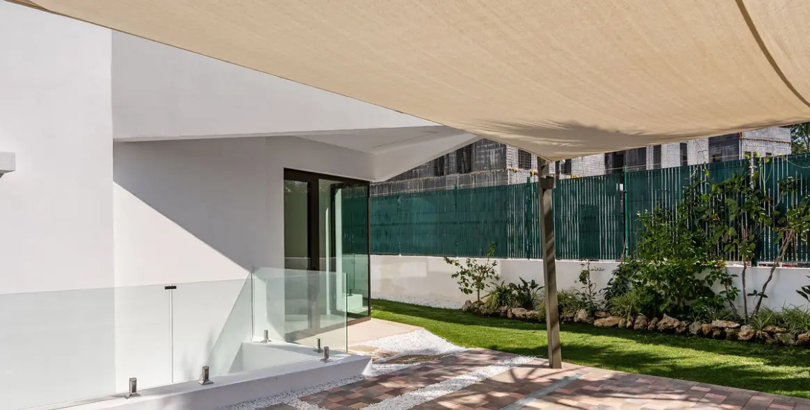 Sale of detached villa in Atalaya 28