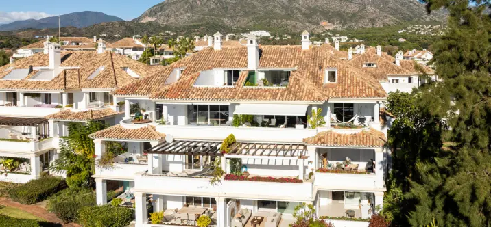 Venta de apartamento en planta media en The Golden Mile 0