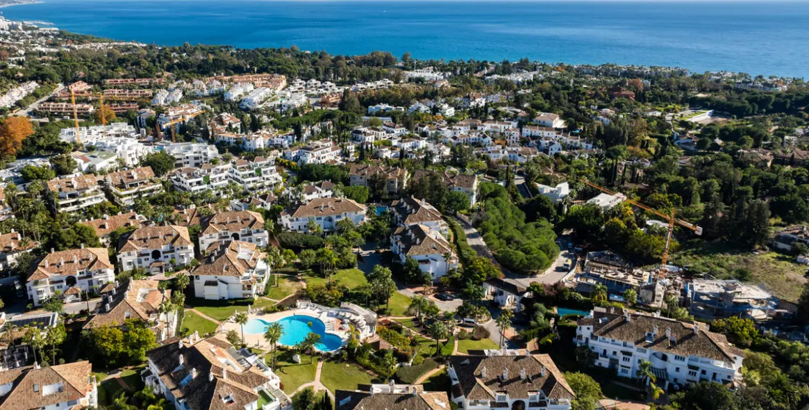 Venta de apartamento en planta media en The Golden Mile 3