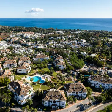 Venta de apartamento en planta media en The Golden Mile