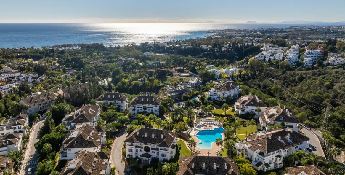 Venta de apartamento en planta media en The Golden Mile 4