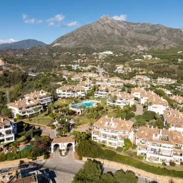 Venta de apartamento en planta media en The Golden Mile