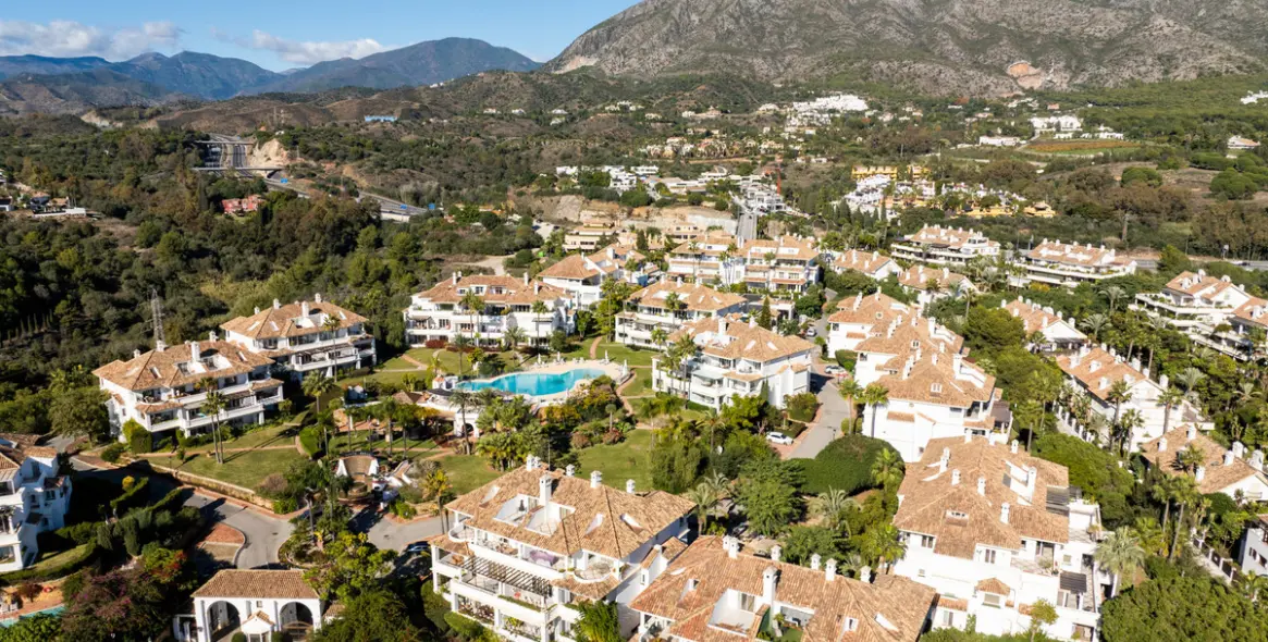 Venta de apartamento en planta media en The Golden Mile 7