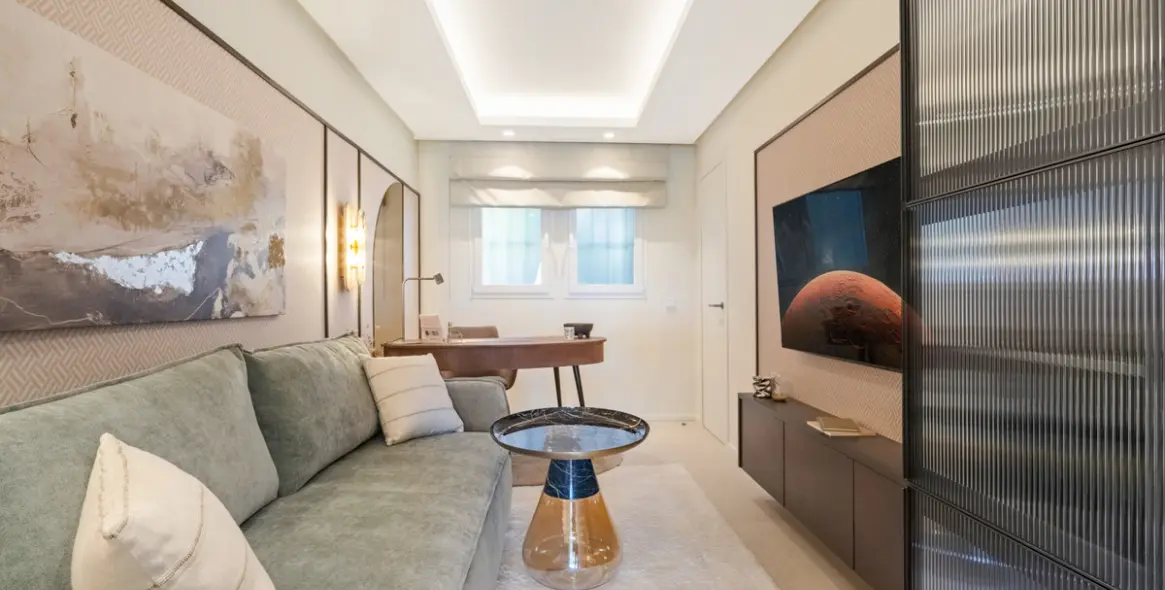 Venta de apartamento en planta media en The Golden Mile 11